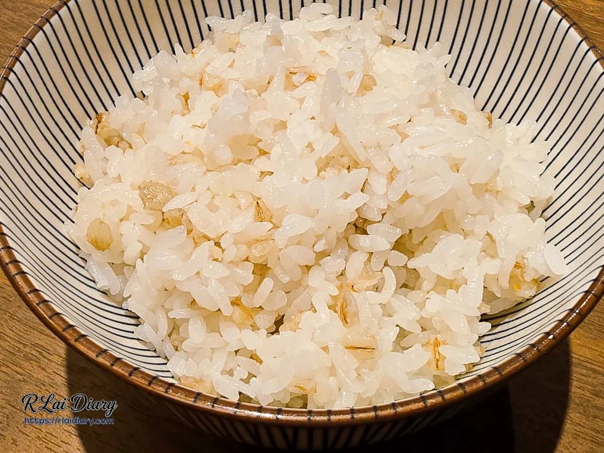 東山牛舌特製麥飯顆粒特寫，白米混燕麥口感Ｑ彈層次豐富