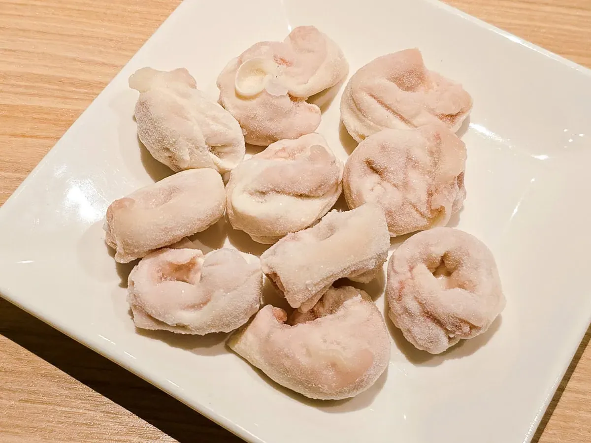 老沙茶手作魚餃，魚漿外皮Q彈、肉餡鮮美的道地火鍋料