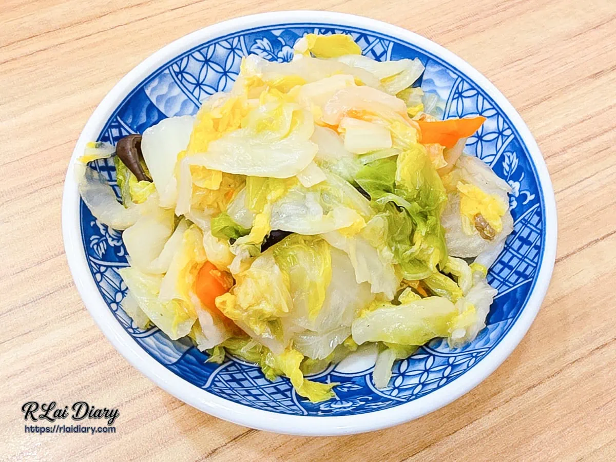 台中大雅美食林記飯館滑嫩入口的古早味白菜滷特寫