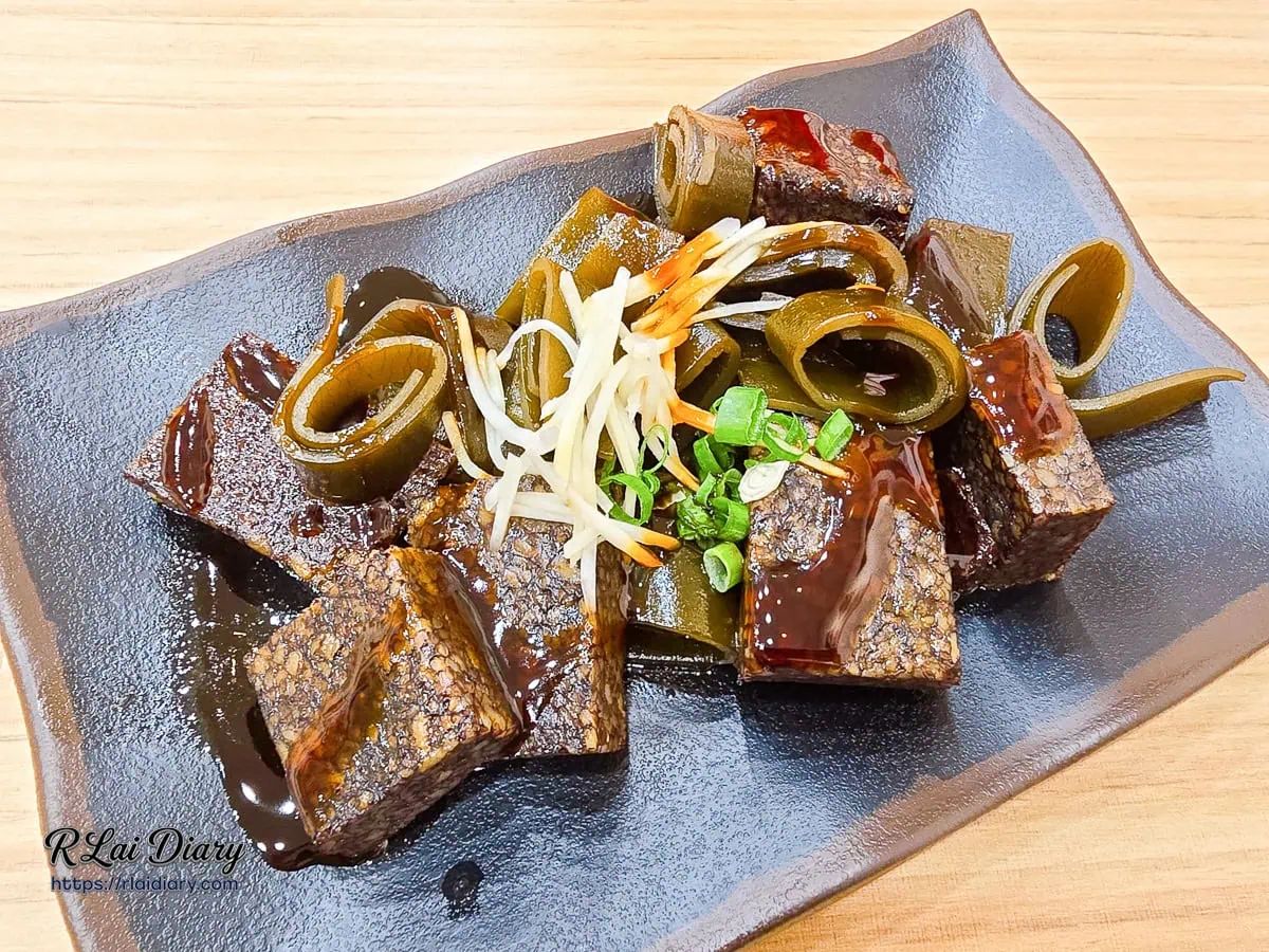 林記飯館大雅店老滷海帶與厚切米血糕搭配特製醬油膏