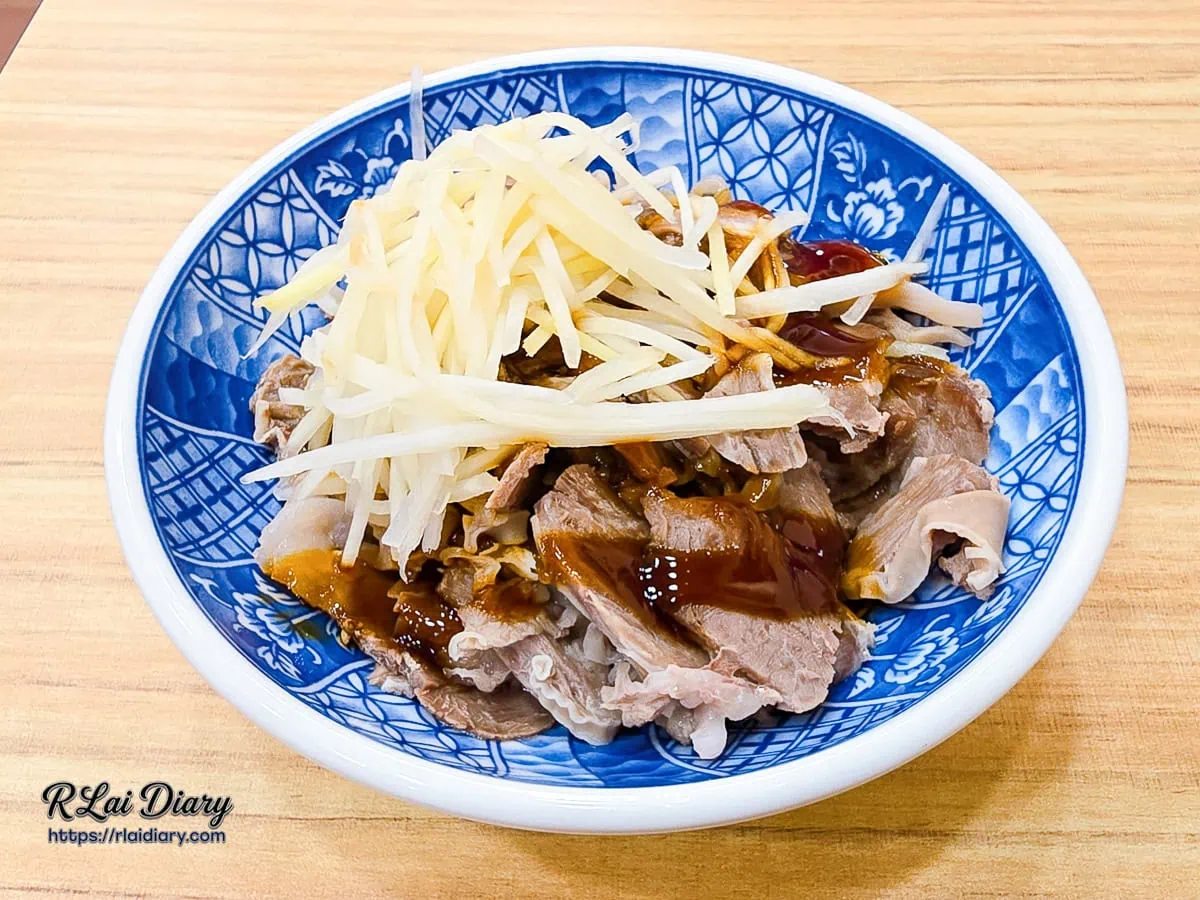 林記飯館大雅店帶有Q彈筋膜的乾淨隔間肉淋上招牌油膏