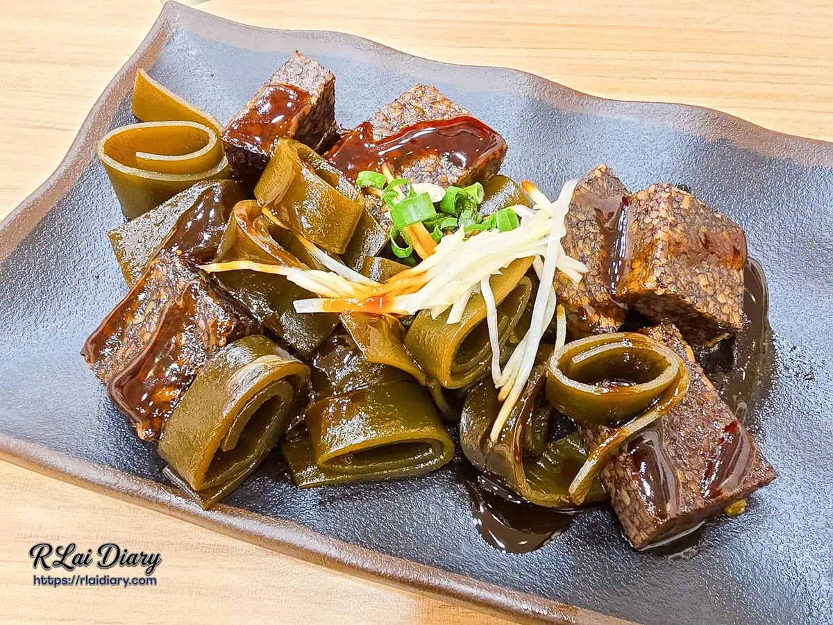 林記飯館大雅店滑嫩海帶捲與Q彈黏嘴米血糕黑白切拼盤
