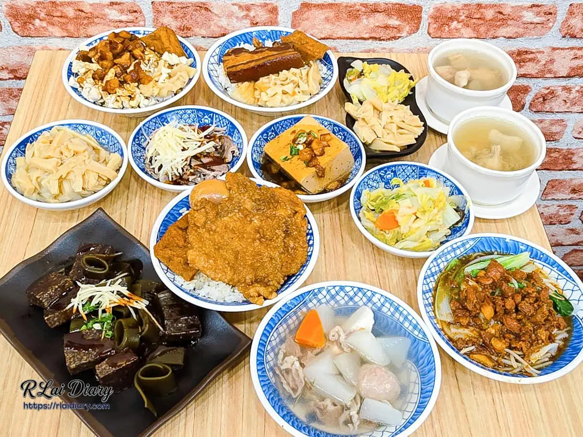 台中大雅美食林記飯館大雅店滿桌豐盛台式小吃與燉湯合照