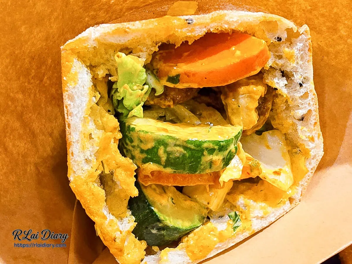 舒曼六號餐館土耳其堡豐富的香料雞肉與蔬菜內餡近照