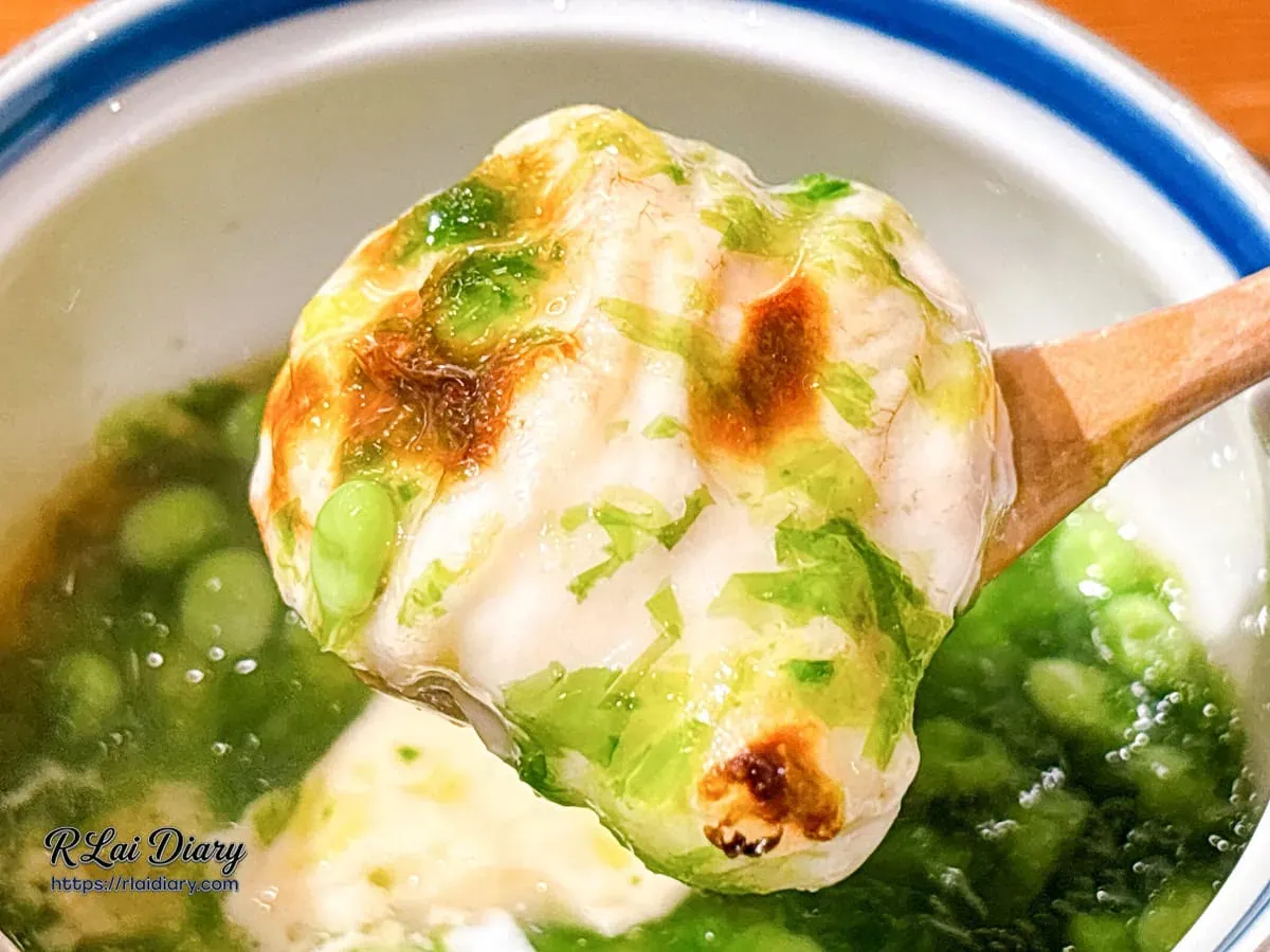 鮨処律特色熟食：匙尖上的青海苔茶碗蒸，口感滑順、鮮味滿點