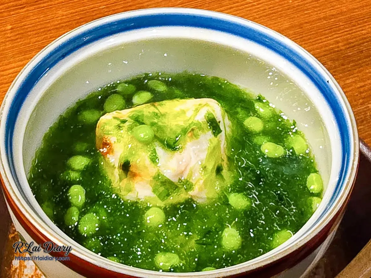 鮨処律茶碗蒸特寫：滑嫩如布丁般的蒸蛋質地，融合海洋鮮甜氣息