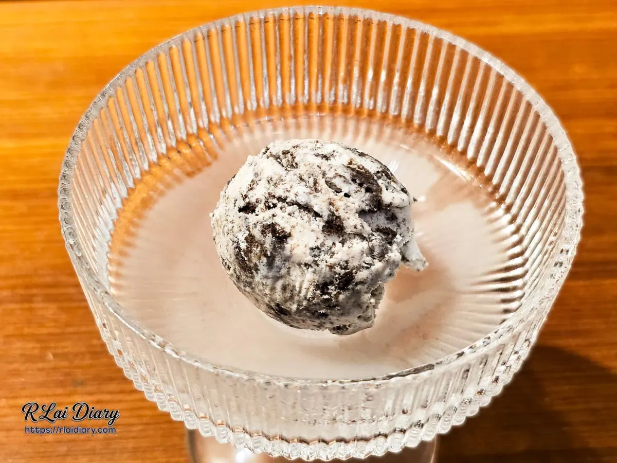 鮨処律精緻甜點：經典 Oreo 冰淇淋，盛裝於日式復古玻璃皿