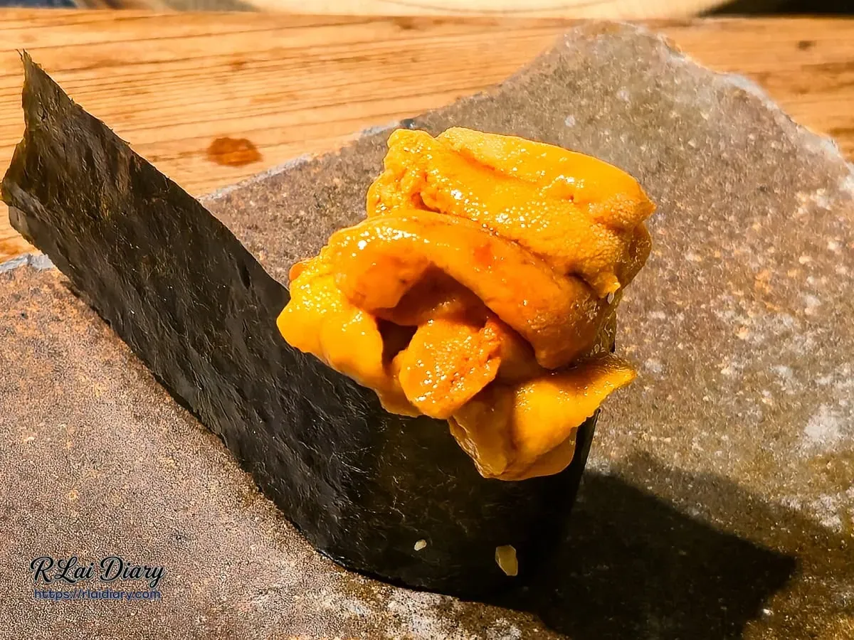 鮨処律海膽軍艦壽司：堆疊如山的黃金海膽，感受海洋精華的濃縮