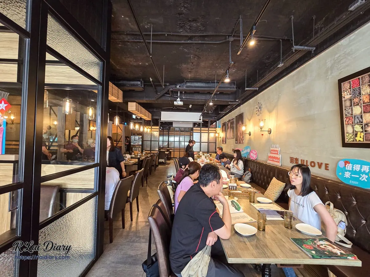 羽樂歐陸創意料理聚餐包廂與半開放式座位區，適合多人聚會