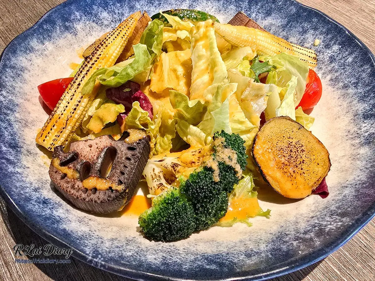羽樂歐陸創意料理前菜：煎烤時蔬溫沙拉特寫，色彩繽紛健康開胃