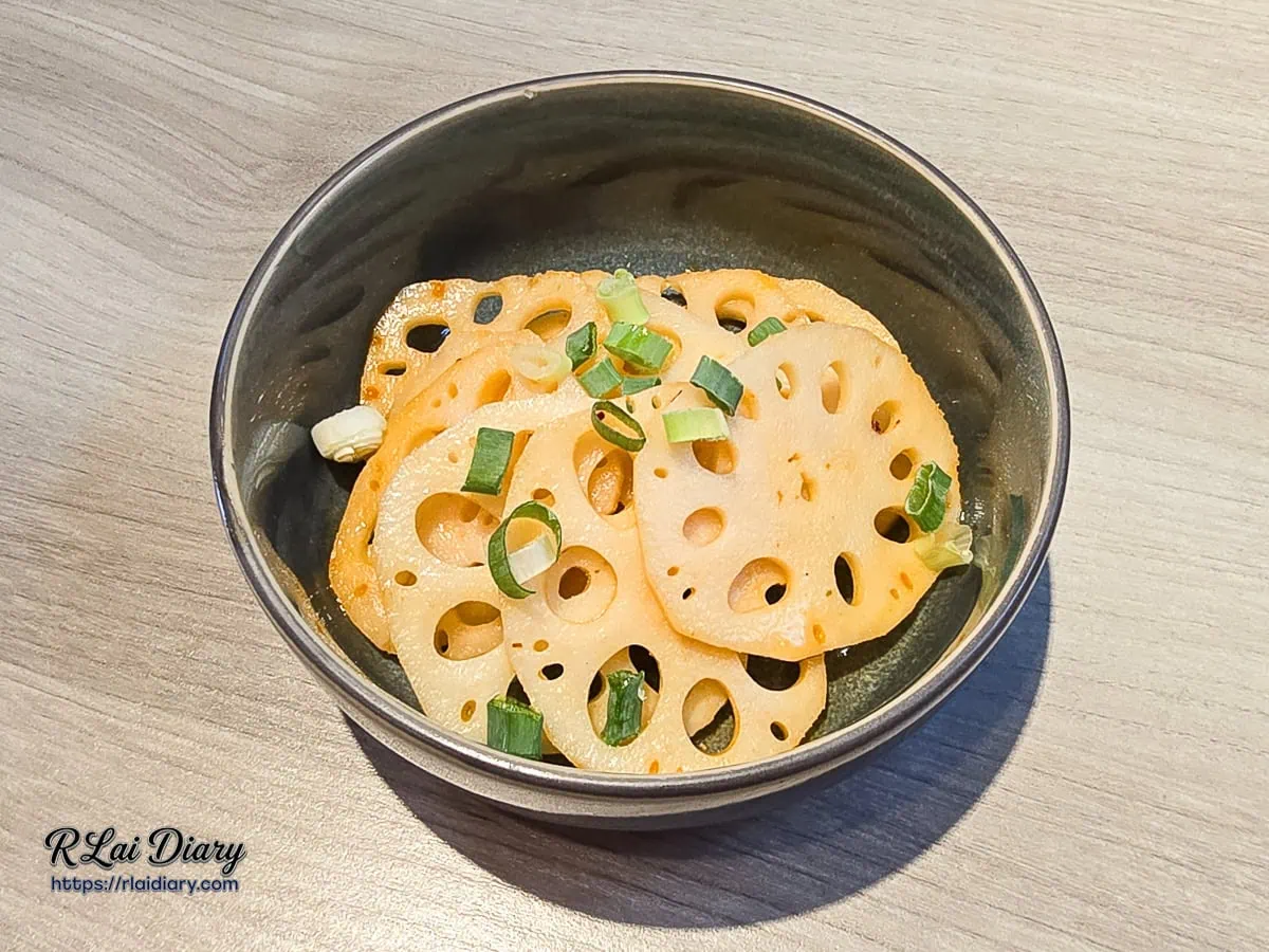 清爽開胃小菜：冰鎮爽脆的川味涼拌蓮藕片