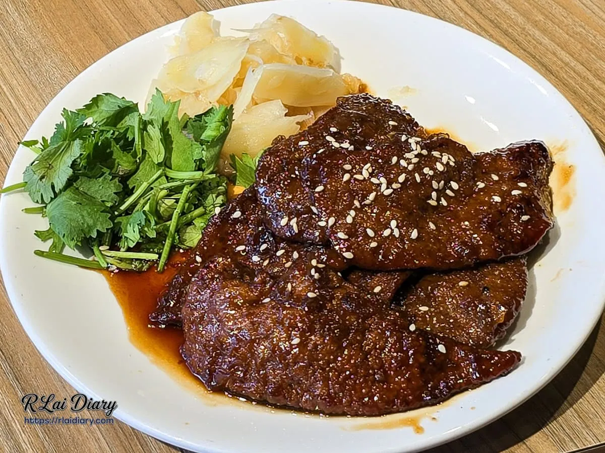 仁愛鄉｜雞大王活蝦啤酒城 旗艦店｜清境農場必吃，窯烤甕仔雞與活體泰國蝦，停車也方便