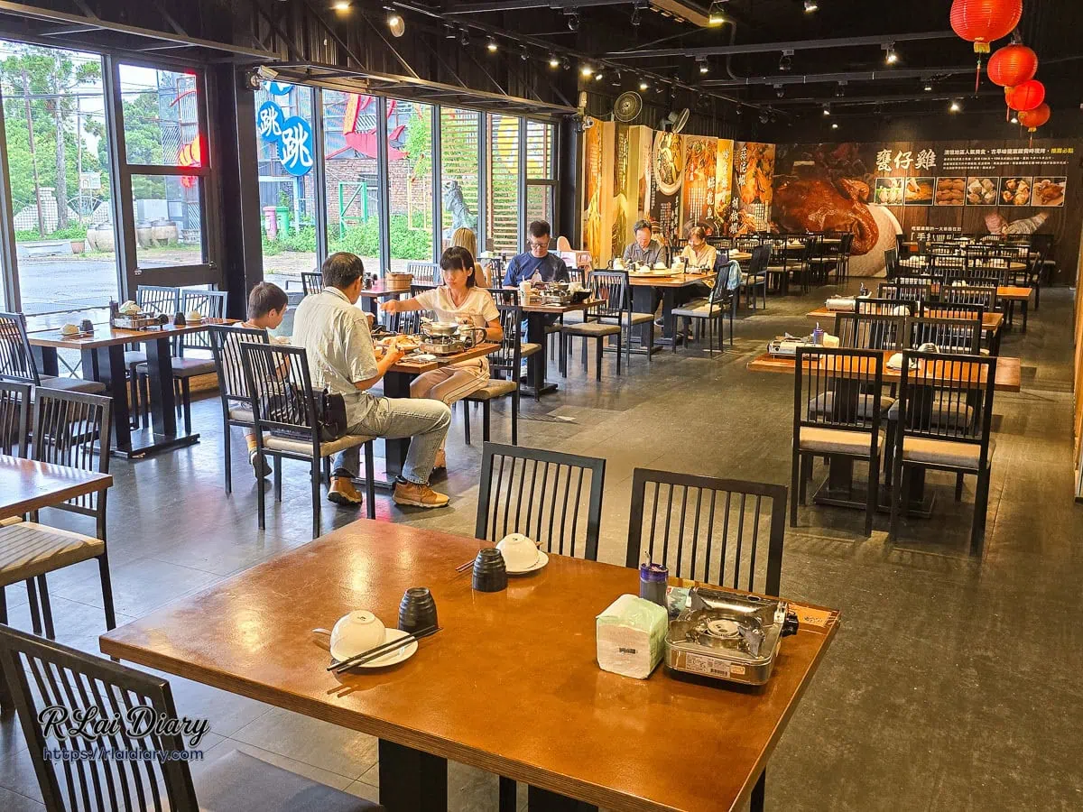 仁愛鄉｜雞大王活蝦啤酒城 旗艦店｜清境農場必吃，窯烤甕仔雞與活體泰國蝦，停車也方便
