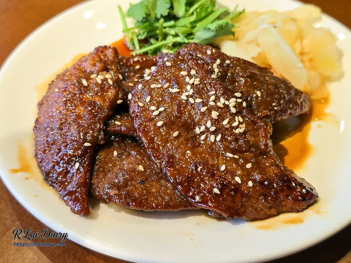 仁愛鄉｜雞大王活蝦啤酒城 旗艦店｜清境農場必吃，窯烤甕仔雞與活體泰國蝦，停車也方便