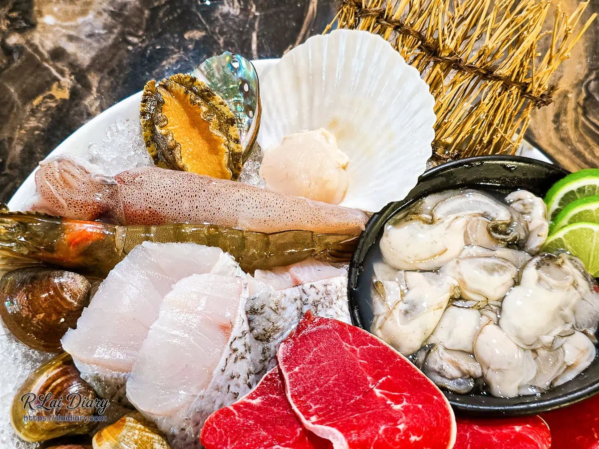 丰明殿極上盛合海陸餐肥美鮮蚵、鱸魚片與頂級牛肉