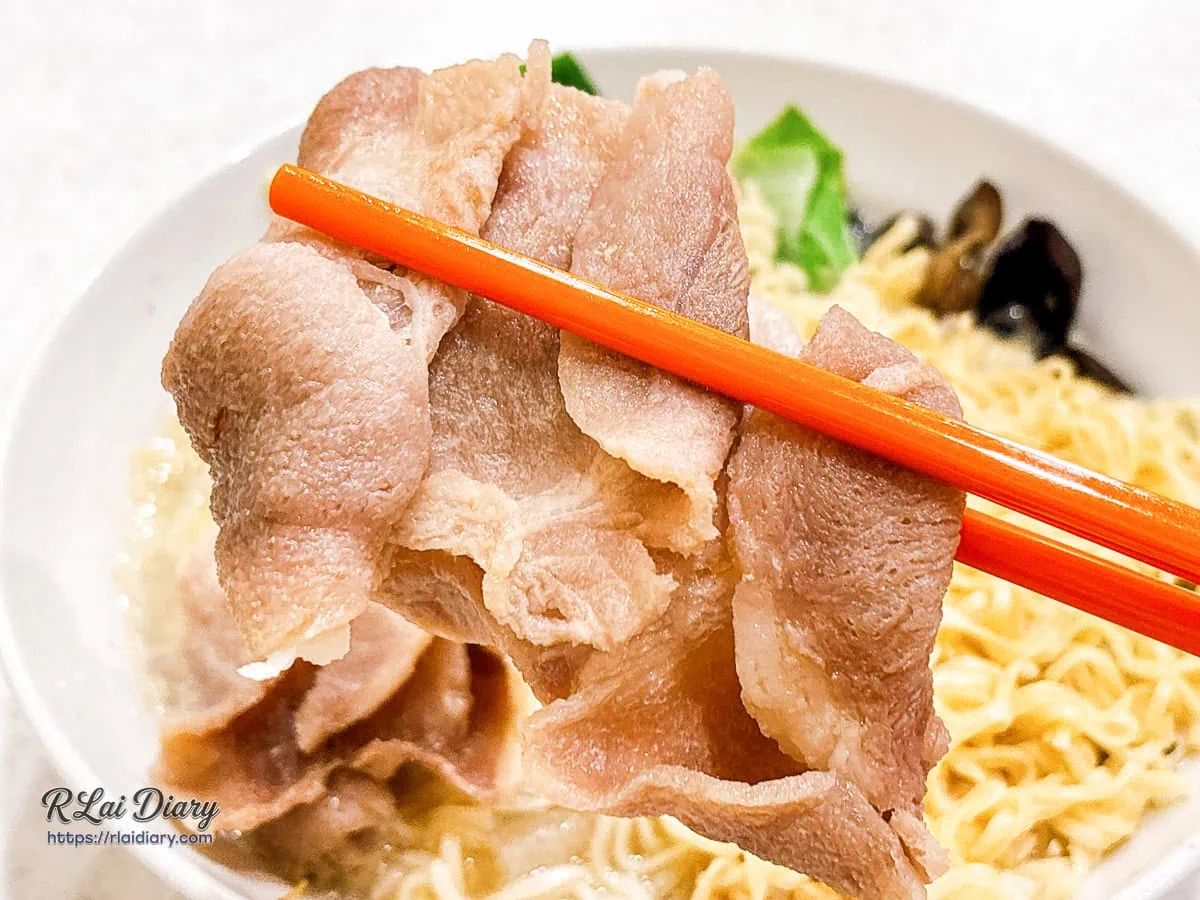 一記麻胡椒雞湯套餐的鮮嫩豬肉片