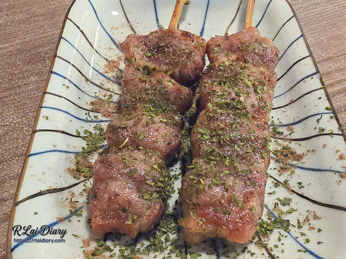 三重雷焱居酒屋櫻桃鴨肉串巴西里香料特寫