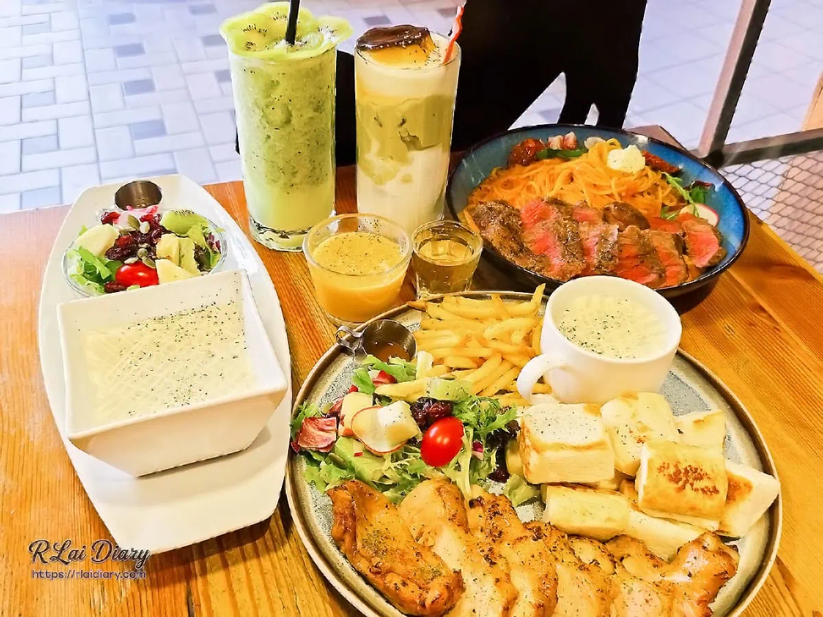 台中北區禾間糧倉早午餐木質餐桌上的豐盛聚餐饗宴