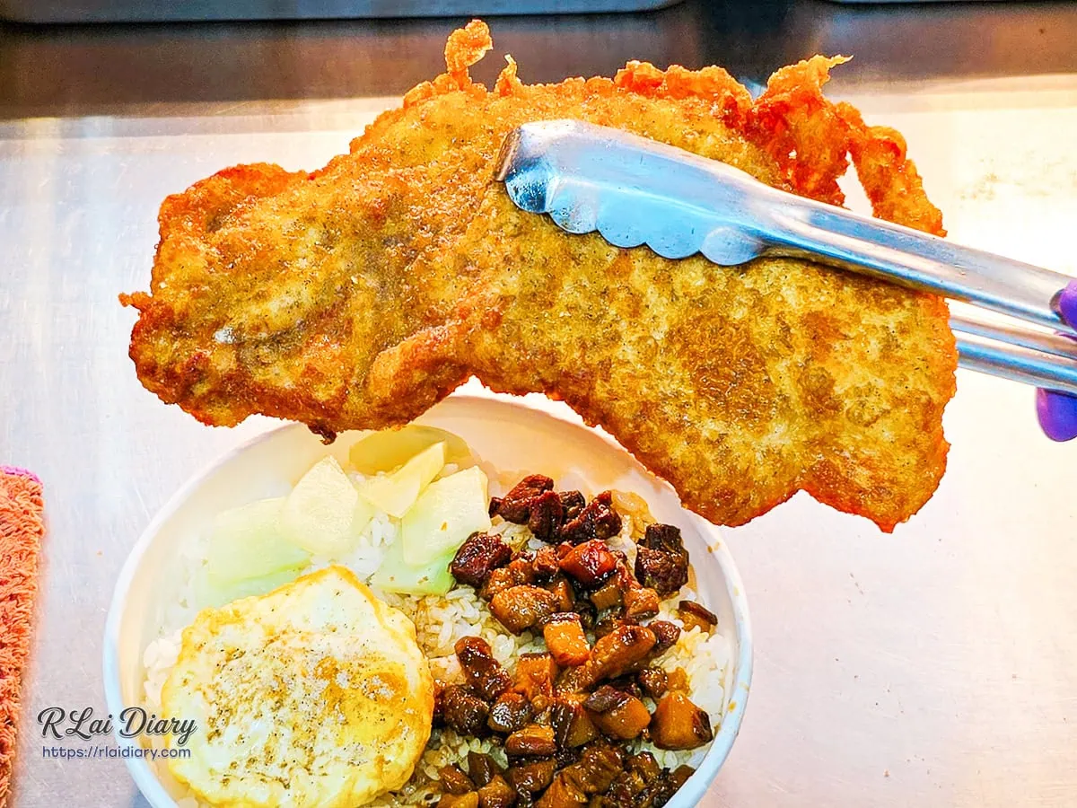 炸雞城北平店超巨大脆皮雞排滷肉飯邪惡組合視覺特寫