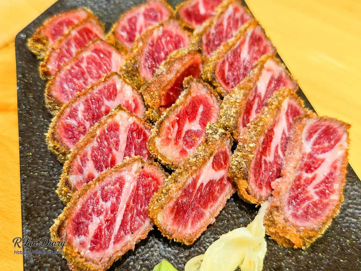 嵐山熟成牛かつ專売升級肉量的炸特選級翼板牛排鮮嫩油花