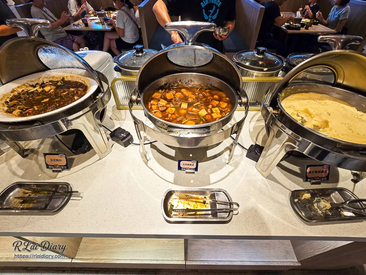 牛室炙燒牛排自助吧台式滷肉與麻辣燙熟食