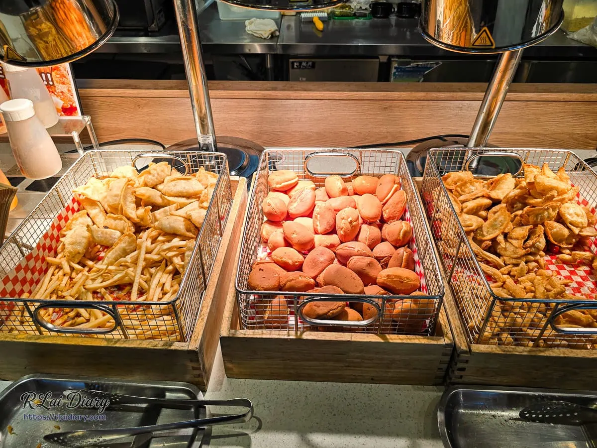 牛室炙燒牛排自助吧金黃炸餃子與雞蛋糕