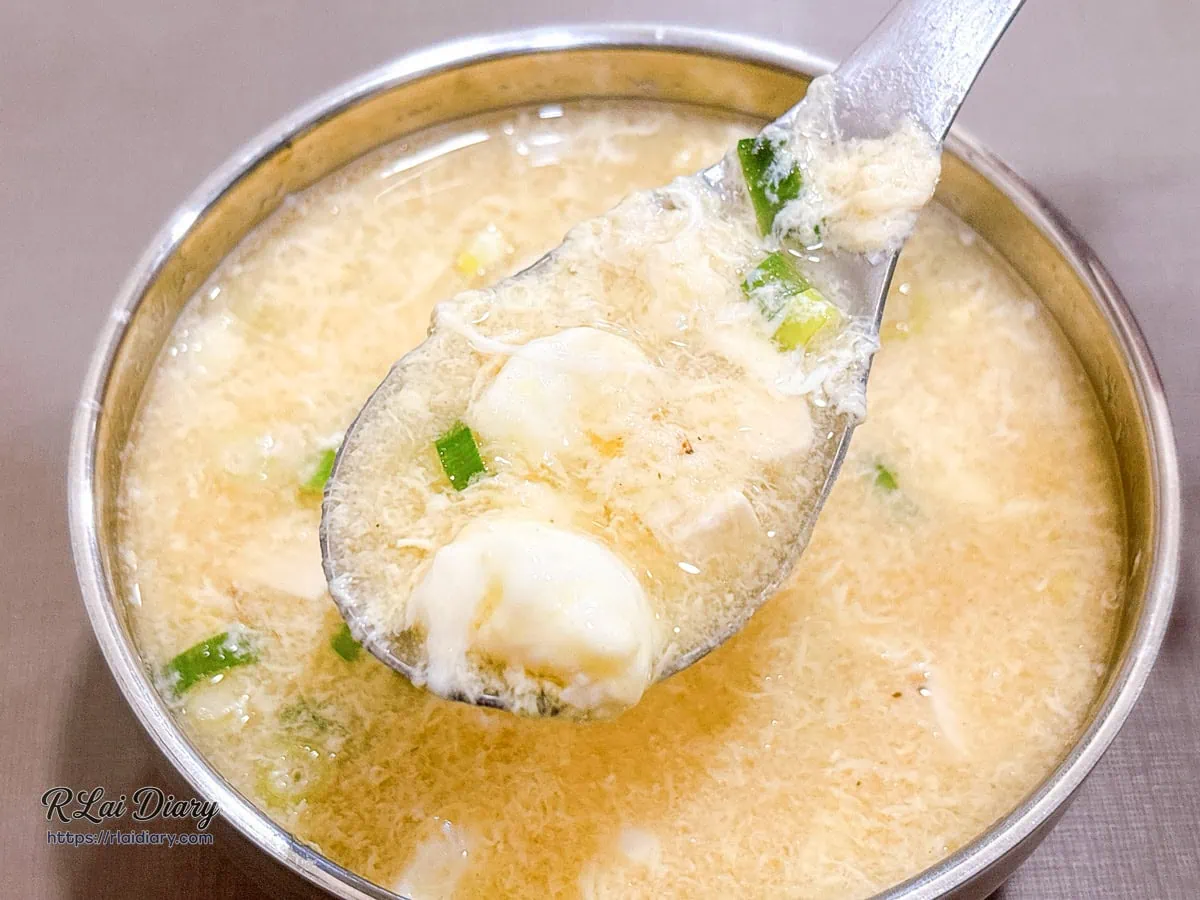 台中深夜美食麵涼涼麵濃郁滑嫩味噌蛋花湯特寫