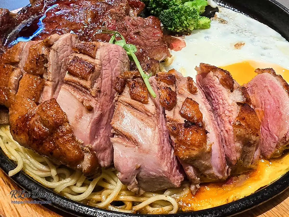 滴滴牛排皮脆肉嫩厚度驚人原塊櫻桃鴨胸切片熟度細節特寫