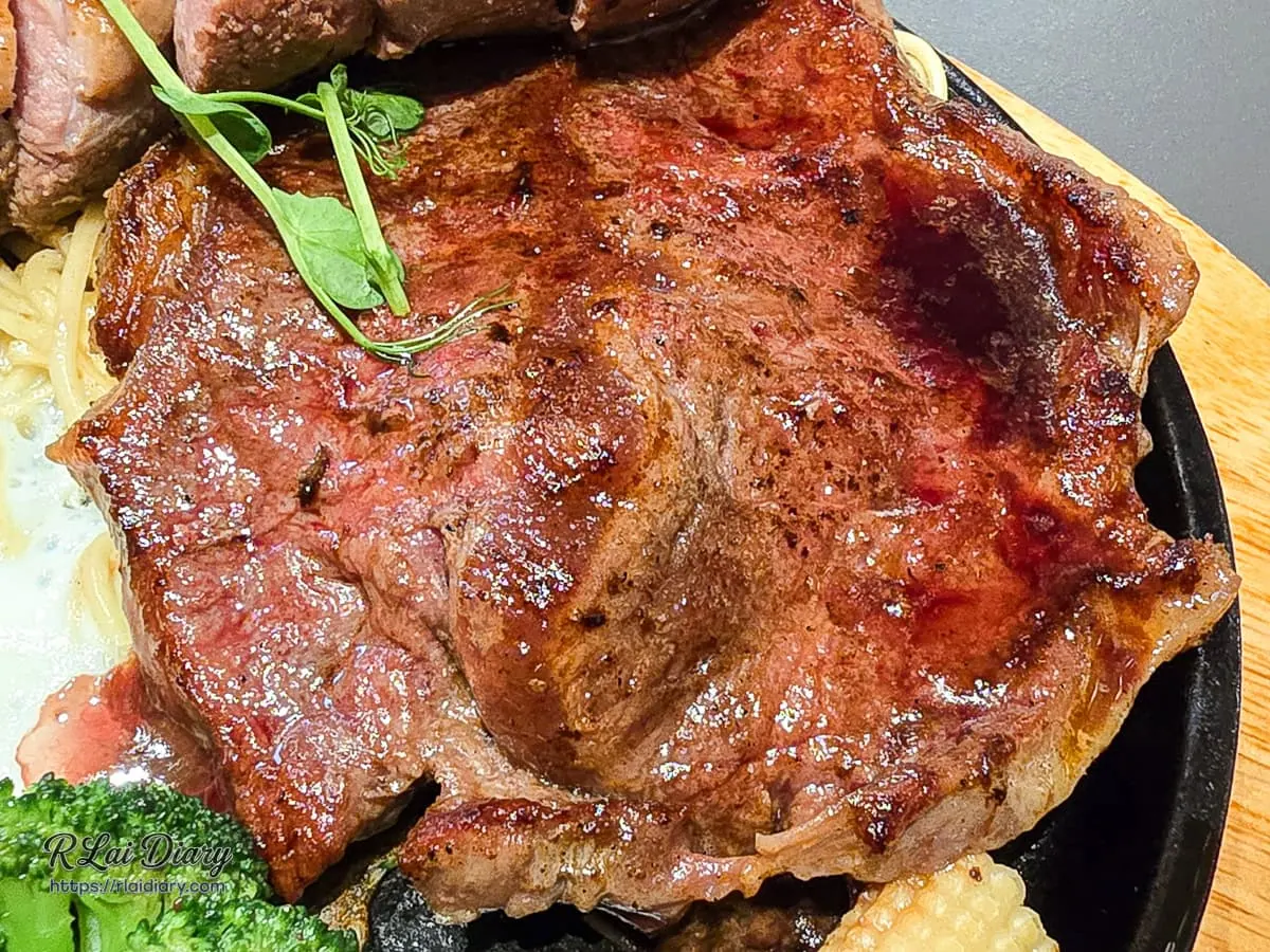 滴滴牛排皮脆肉嫩厚度驚人原塊櫻桃鴨胸切片熟度細節特寫