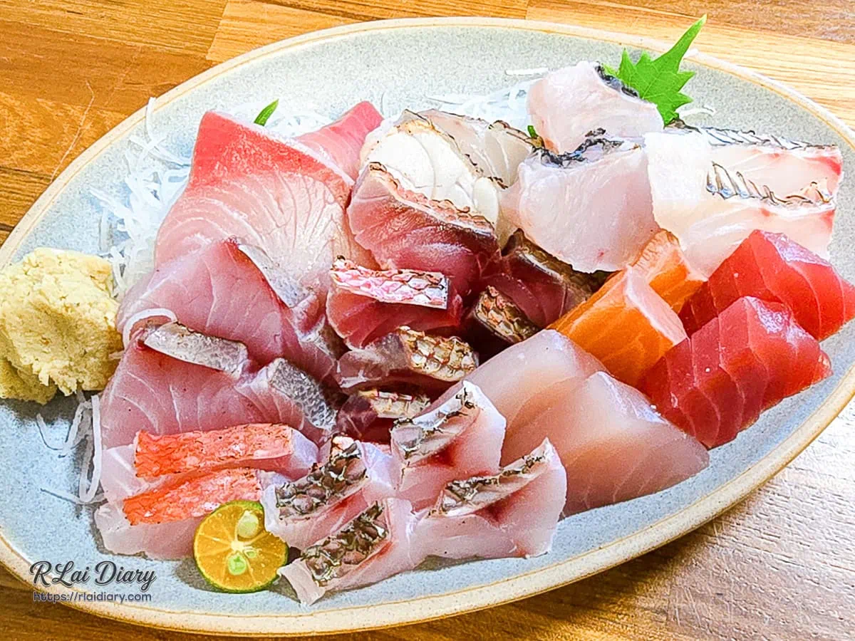 浪金魚舖招牌大份量熟成生魚片盛合