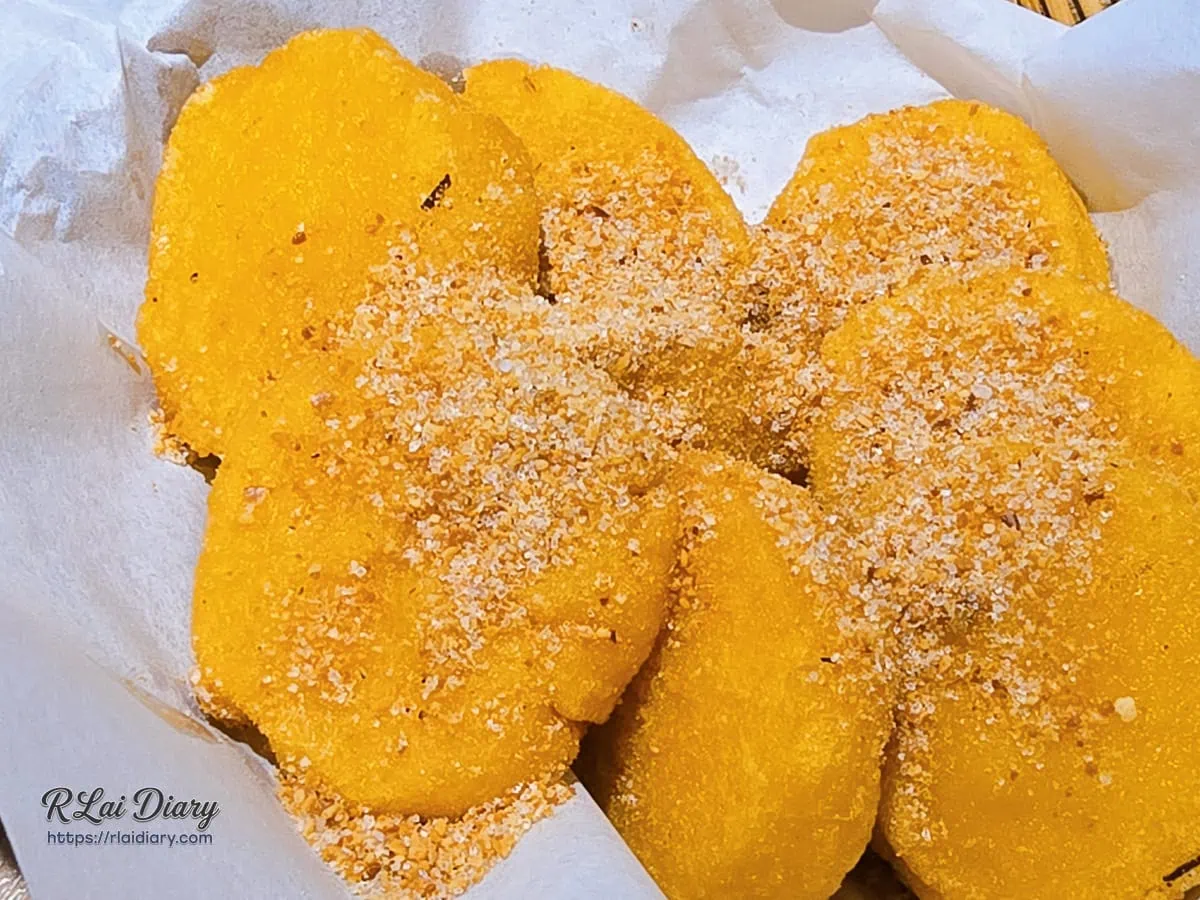 來呷飯川食堂經典川味甜點紅糖地瓜糍粑裹花生粉特寫