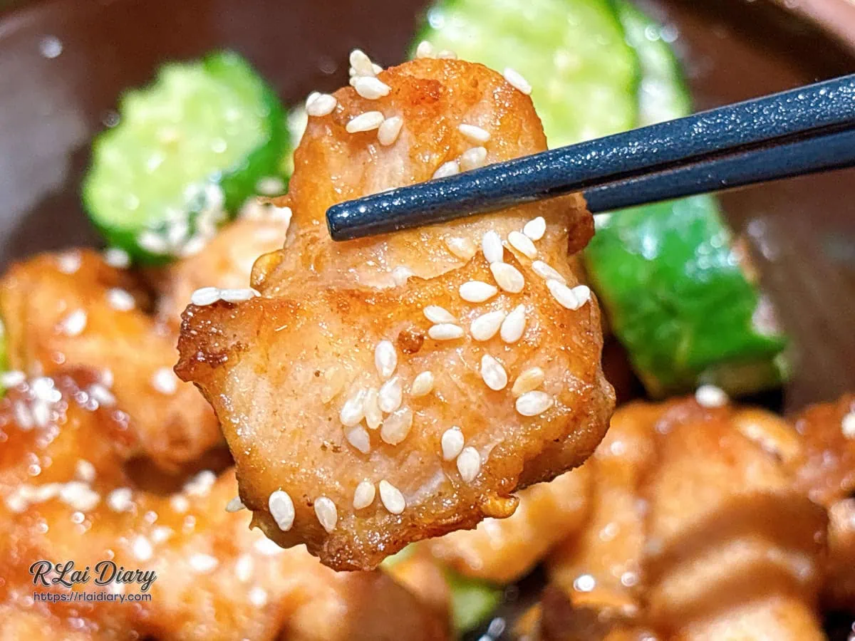 來呷飯川食堂不辣菜色梅醬弄雞白芝麻點綴特寫