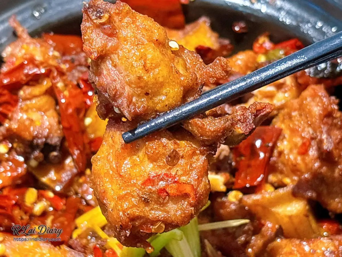 來呷飯川食堂招牌干鍋土豆土雞酥脆雞肉特寫