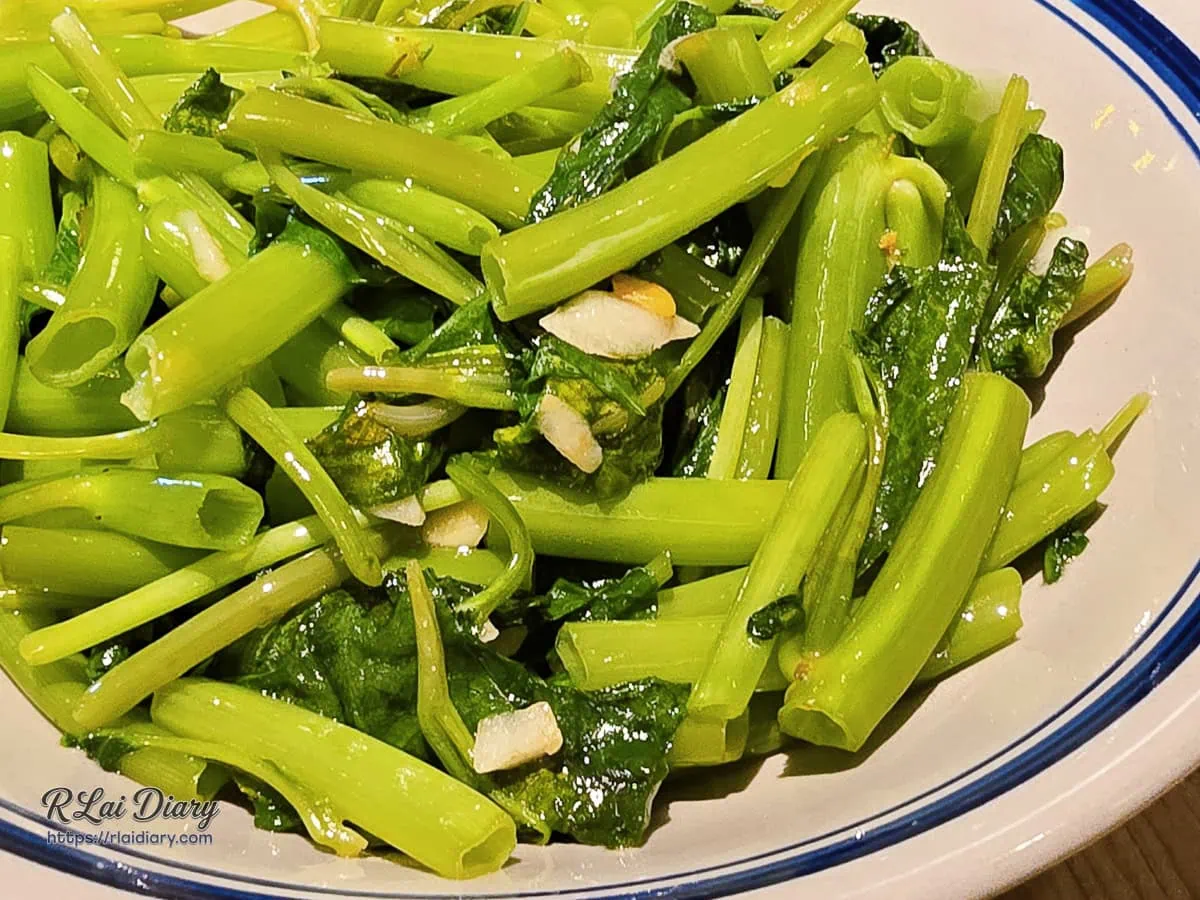 來呷飯川食堂家常菜色清炒空心菜翠綠特寫