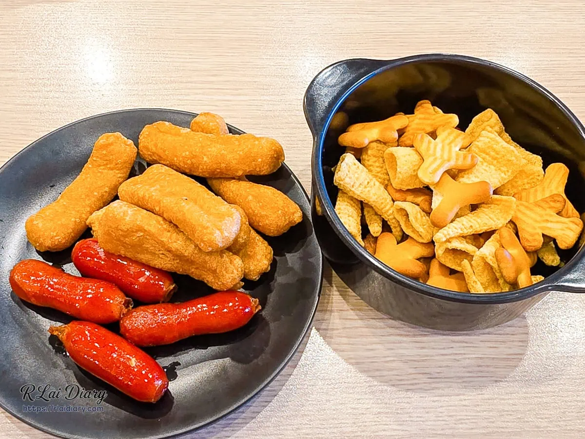 牛範生大里國光店自助吧炸甜不辣與古早味餅乾盤