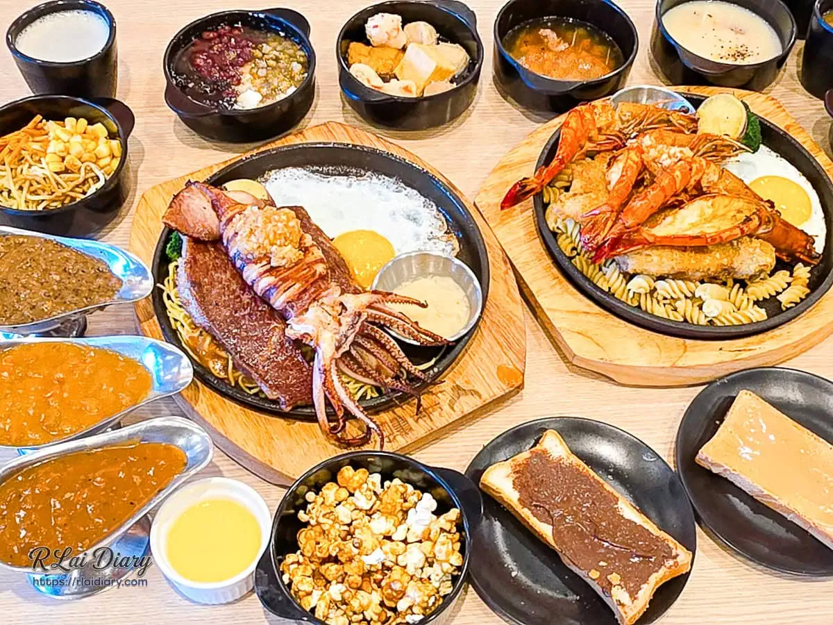 牛範生台式蒜香牛排大里國光店滿桌豐盛海陸大餐合照