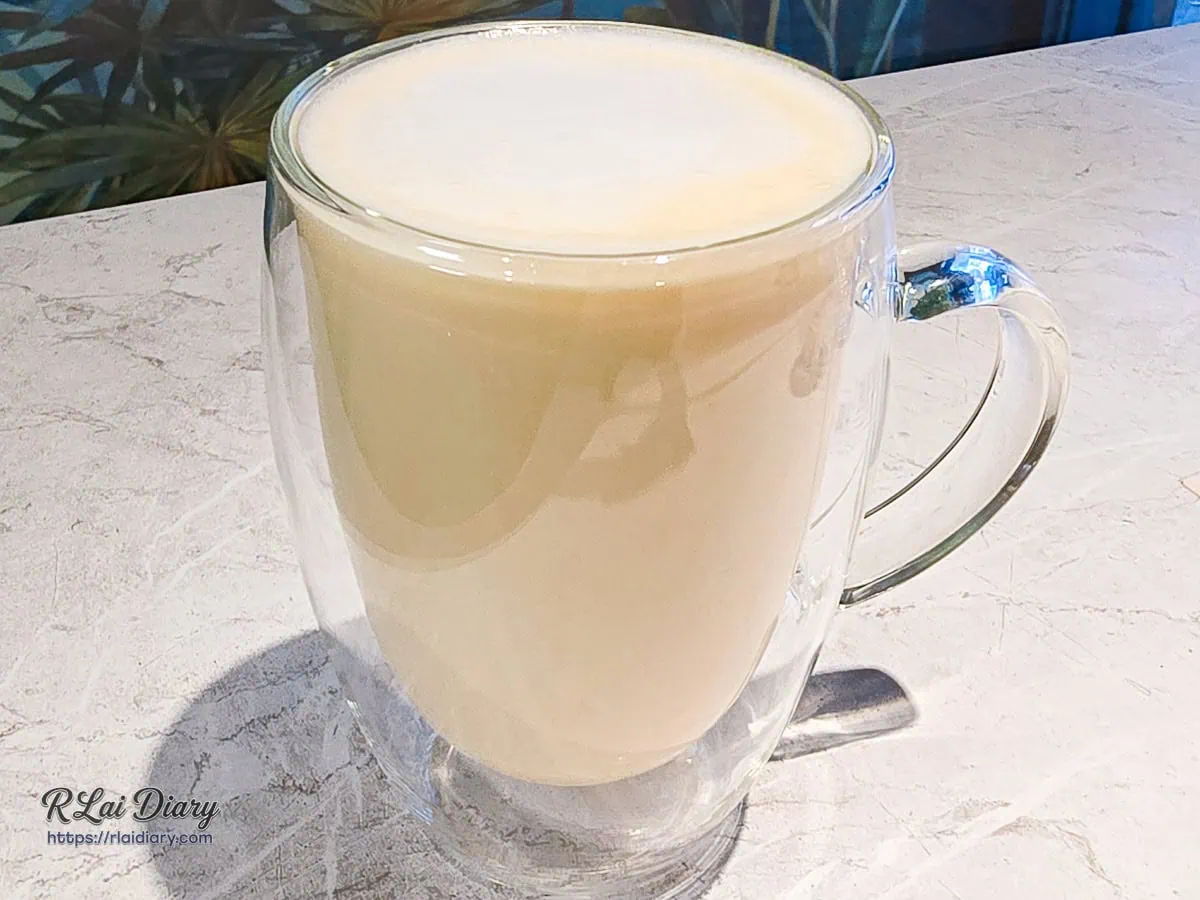 樸樹咖啡萬華店玫瑰風味紅茶拿鐵雙層玻璃杯裝