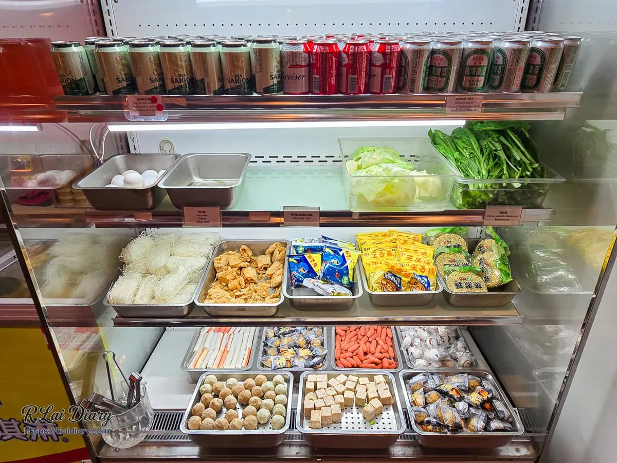 TenTen HOTPOT BBQ火鍋料新鮮蔬菜與麵食冷藏櫃