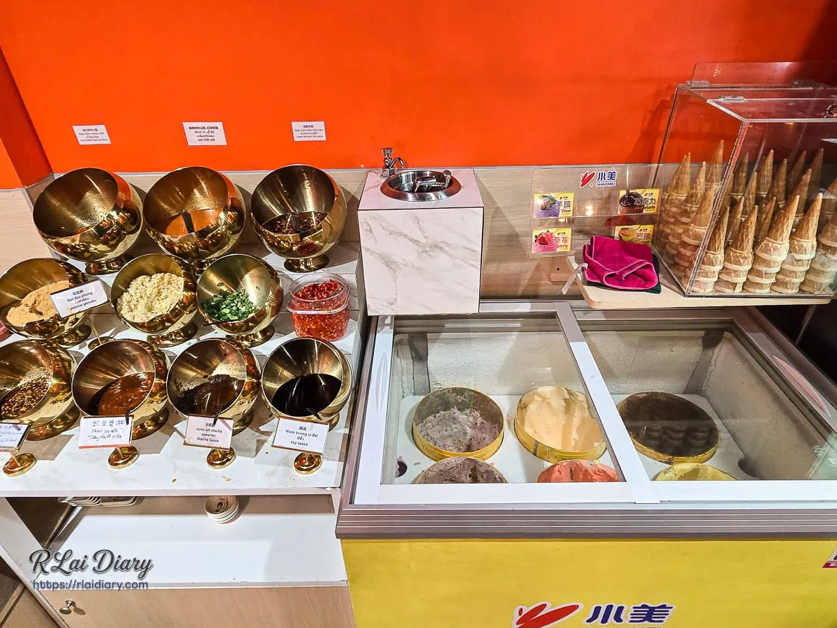 TenTen HOTPOT BBQ道地越式醬料區與小美冰淇淋