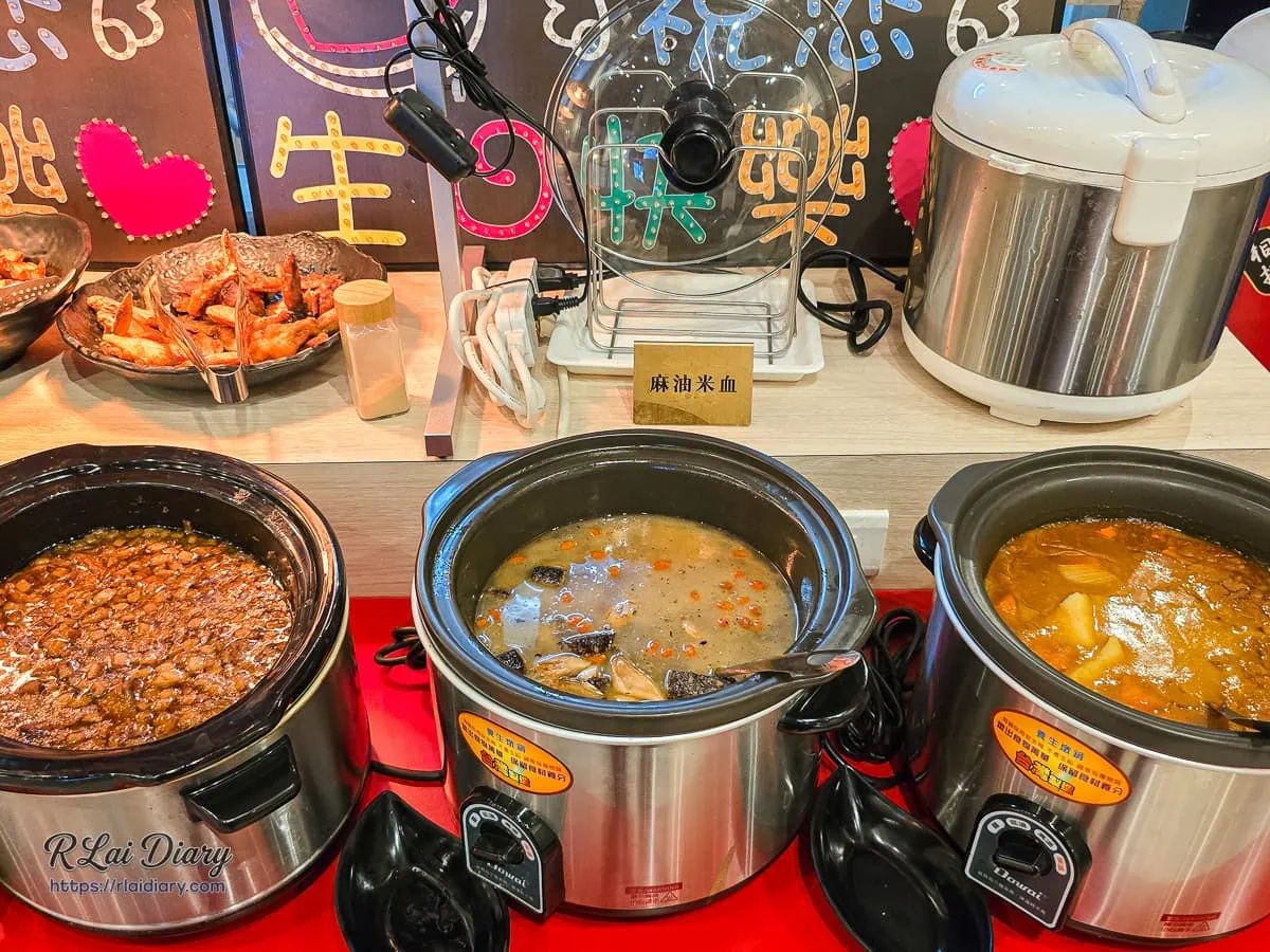 自助吧慢火細熬招牌日式咖哩與滷肉飯