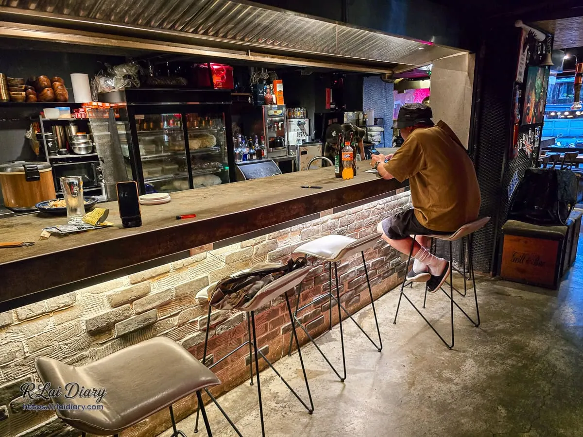 吽燒肉市民店優雅舒適吧檯座位區