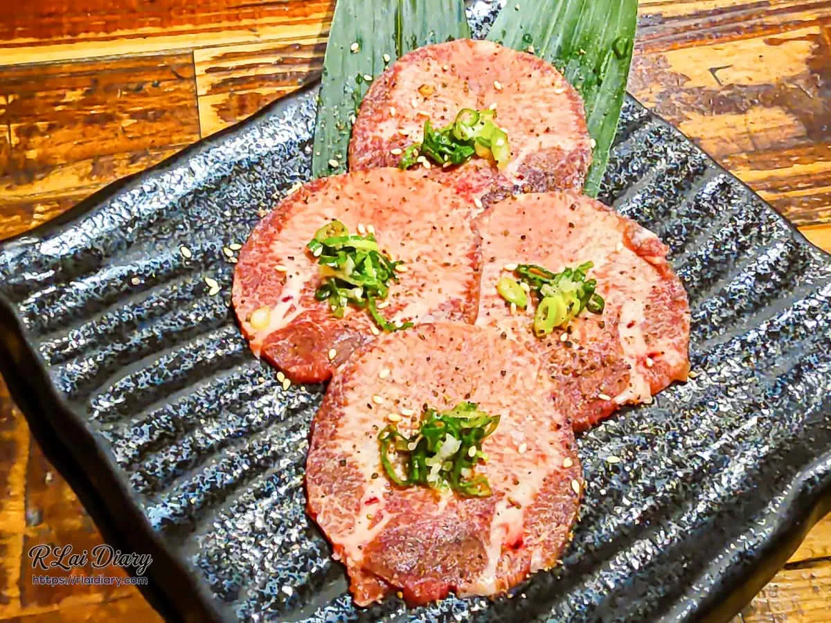 吽燒肉特製蔥鹽牛舌精緻擺盤