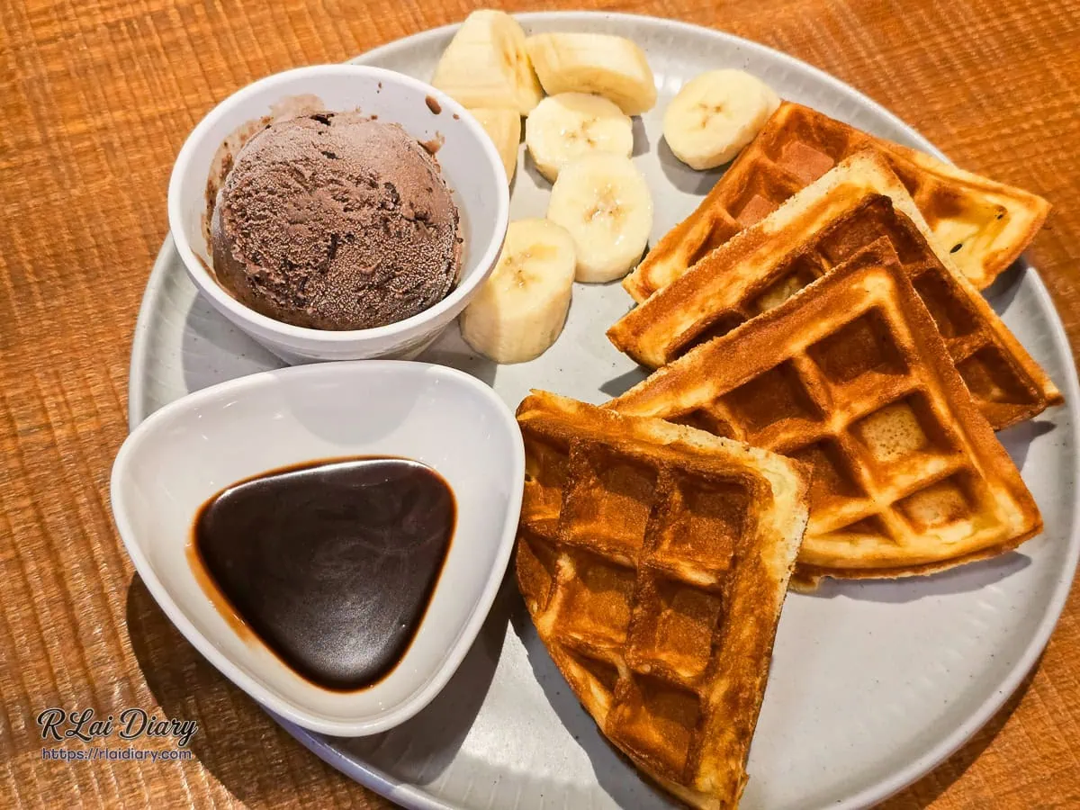 萬華甜點咖啡廳INN CAFE：巧克力香蕉鬆餅精緻擺盤