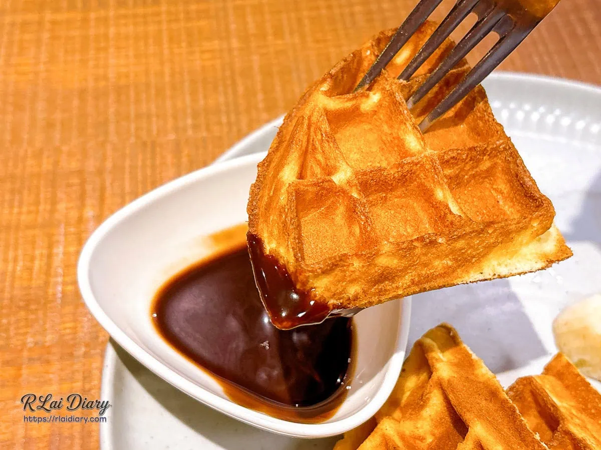 西門町下午茶INN CAFE：外酥內軟菱格鬆餅沾巧克力醬