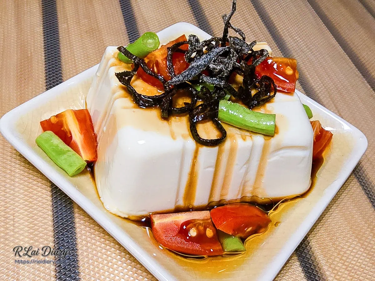稷旬蒔堂居酒屋時令開桌菜涼拌豆腐與小番茄四季豆特寫