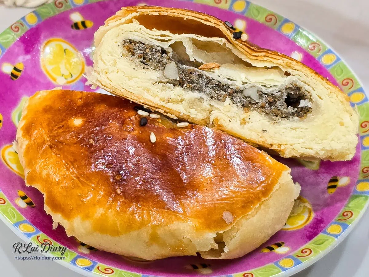 芝麻花生甜酥餅濃郁堅果內餡特寫