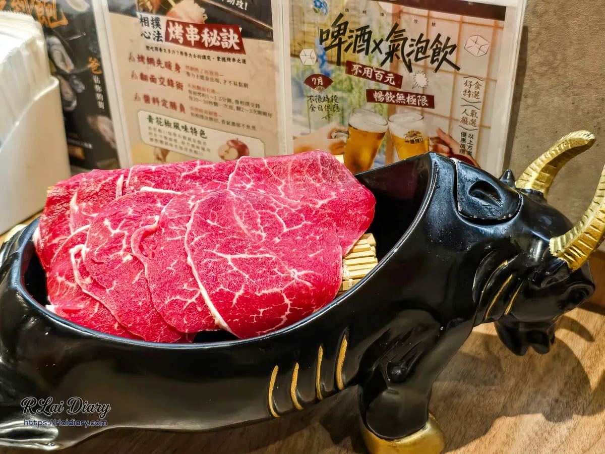 築崎燒串放題松竹店黑牛造型盤裝澳洲M9和牛