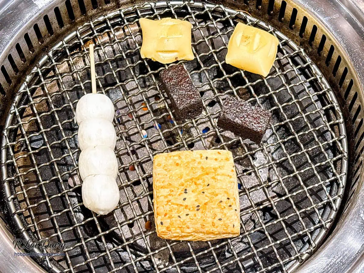 築崎燒串放題松竹店炭烤糰子夾餅與布朗尼甜點